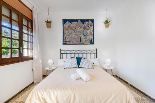 Escape to Salou! Pool, Barbecue & Beach 5 Min Away