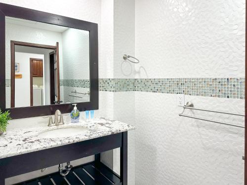 Koupelna v ubytování Water Slide Family friendly 3BR Condo