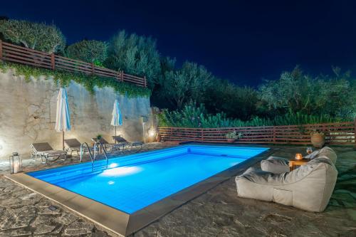 Bazén v ubytování Elegance Villas - Villa Andon & Villa Yiota nebo v jeho okolí
