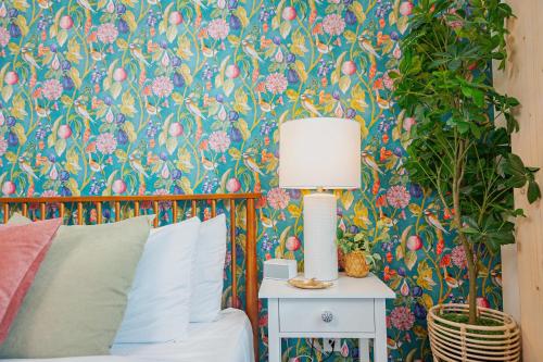 Coin salon dans l'établissement The Botanical Suite Newly Built Upscale Central