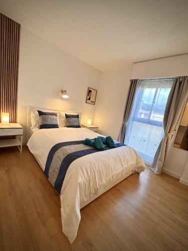 2 Bedrooms and 2 Bathrooms with Sea View at Piscis Benalmadena Arroyo