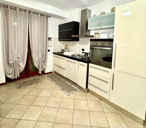 Kuchyň nebo kuchyňský kout v ubytování Top Apartment