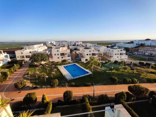 Apartamentovistasconil, ático con piscina, jardín, pista de pádel y solárium
