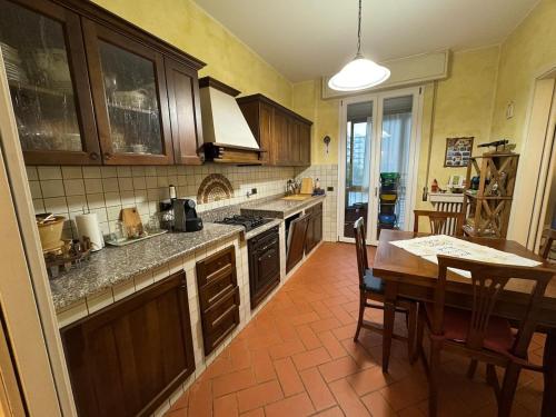 Η κουζίνα ή μικρή κουζίνα στο Casa Leo