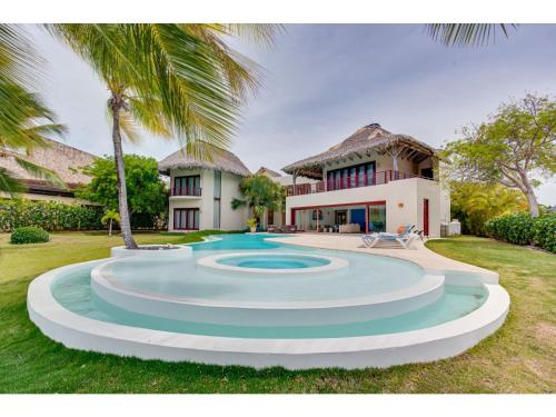 Villa Cayuco con vista al lago, Cap Cana