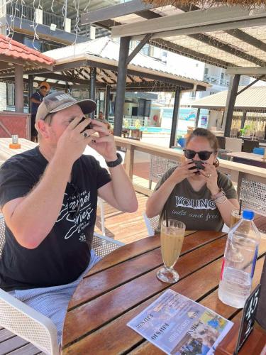 Bebidas en Smugglers Cove Beach Resort & Hotel