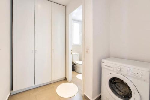 Naousa Center Living
