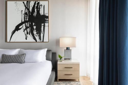 Kimpton - Pittman Hotel by IHGにあるベッド