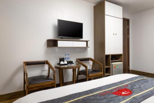 Televisyen dan/atau pusat hiburan di Bao Phuc Hotel