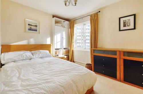 Postel nebo postele na pokoji v ubytování Beautiful townhouse in perfect location