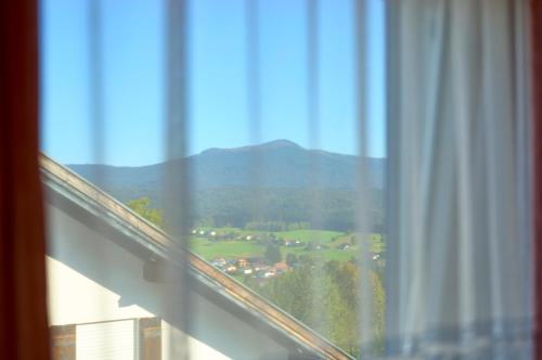 ゲストハウスから撮影された、または一般的な山の景色