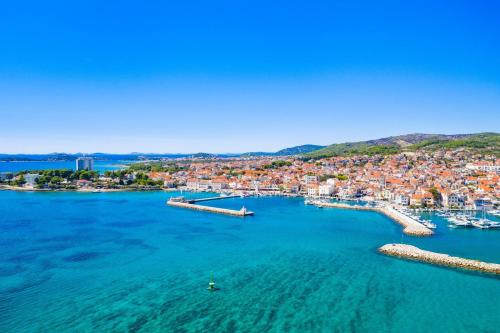 Apartment in Vodice with sea view, balcony, air conditioning, WiFi 612-4