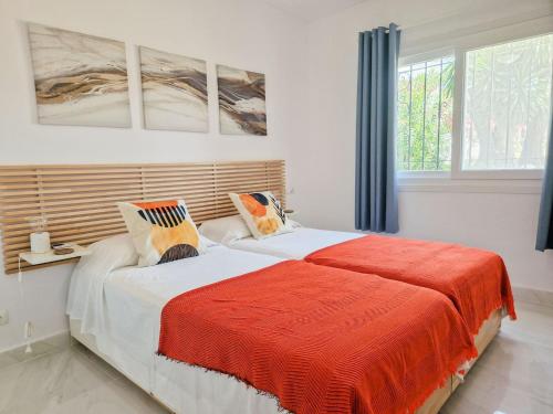 Modern Two bedroom apartment in Pueblo Cortes del Golf Benahavis