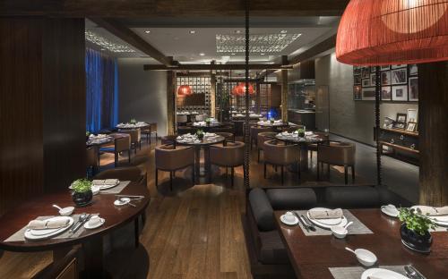 深セン フイ ホテル（Huaqiang NorthBusiness Zone）にあるレストランまたは飲食店