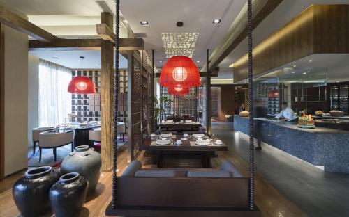 深セン フイ ホテル（Huaqiang NorthBusiness Zone）にあるレストランまたは飲食店