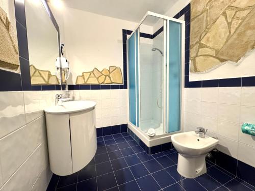 Bagno di Residence Il Boschetto - Villa Con Piscina