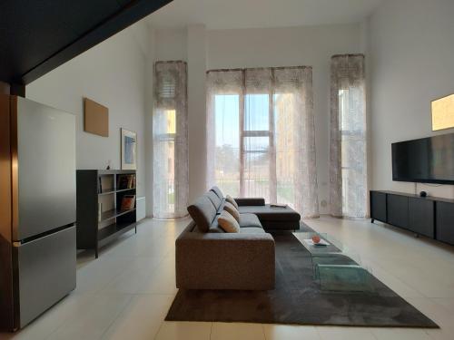 Milan Space Loft - Apartment close to M5 subway - Free Parking - Sky & Netflix TV