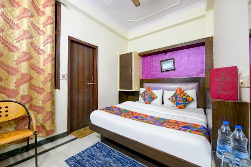 Postel nebo postele na pokoji v ubytování Hotel Paradise - New Delhi