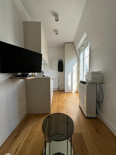 Photo de la galerie de l'établissement Studio Trocadéro devant le Métro Passy, à Paris