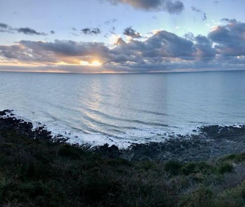 Schönes Ferienhaus in Strandnähe in Privatresidenz Alouettes & Moineaux in der Nahe Mont St Michel
