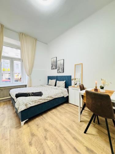 Lovely 5BR Apartment, Only 10Min Walk to Matzleinsdorfer Platz