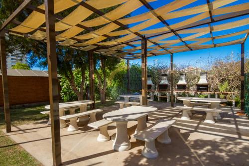 Paradise Beach Apartments with Pool SE