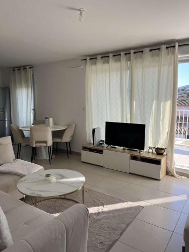 Your stay apartment with mountain view