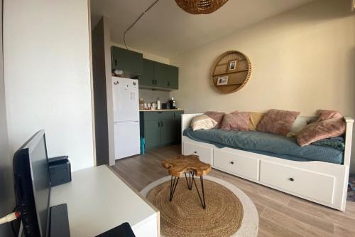 nest of sweetness on the port side