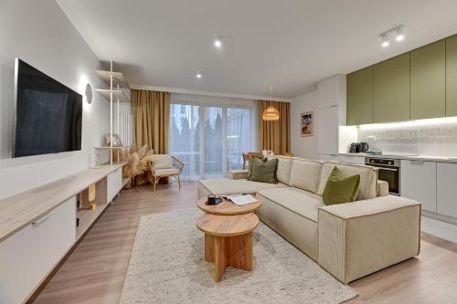 Riverfront & Parking by Downtown Apartments