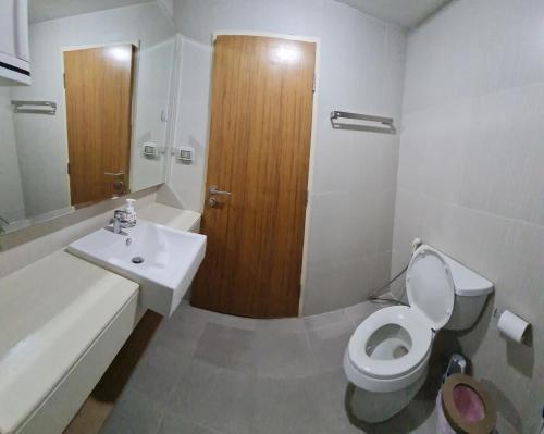 Koupelna v ubytování 1Br HiSpeed Net Near BTS Ekamai