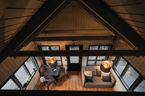 Coin salon dans l'établissement Cozy cabin near golden circle with panoramic views