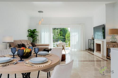 Penthouse with incredibles views 6 pools Golf 14