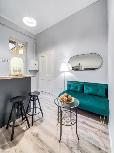 Synagogue 1 Bedroom Apartment S161