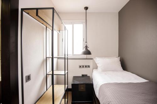 luminous top floor apartment with terrace