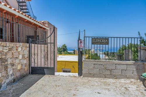 Gallery image of Euphoria Village House in Lagoúdi Zía