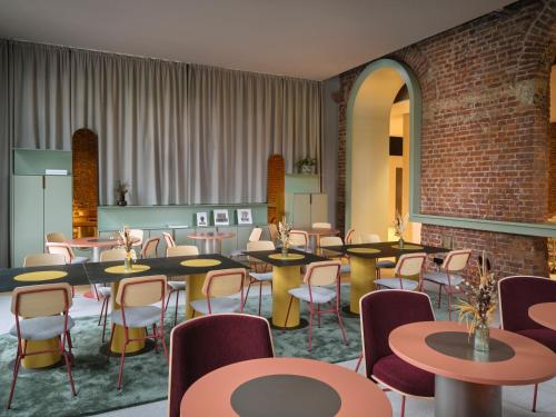 Khu vực ghế ngồi tại NOXX Hotel Marburg