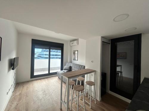 Gallery image of Estudios Homer y Disney con piscina climatizada, piscina exterior,gimnasio, coworking, padel,Netflix y wifi gratis in San Sebastián de los Reyes
