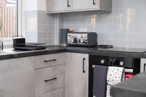 Stylish 3-Bed Home-Liverpool photo 18