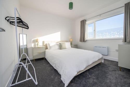 Stylish 3-Bed Home-Liverpool photo 3