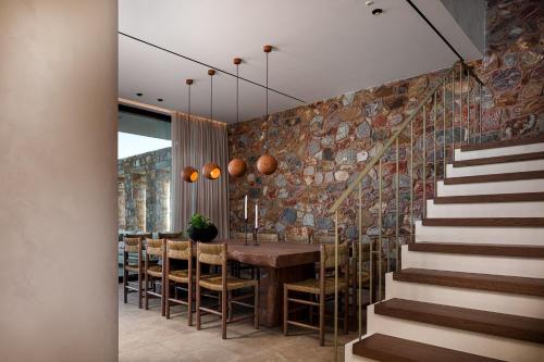 Gambar di galeri bagi Ormus Villa - Beachfront Sanctuary Blending with Earth, Sun & Sea by etouri di Panormos Rethymno