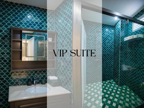 Ένα μπάνιο στο Olive Apartment Hotel Lào Cai