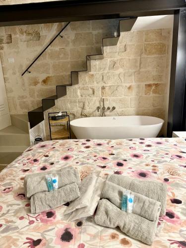 NM charming suite photo 3