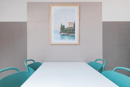 Gambar di galeri bagi The Lake Suite Fiumelatte - Lake front apartment di Fiumelatte