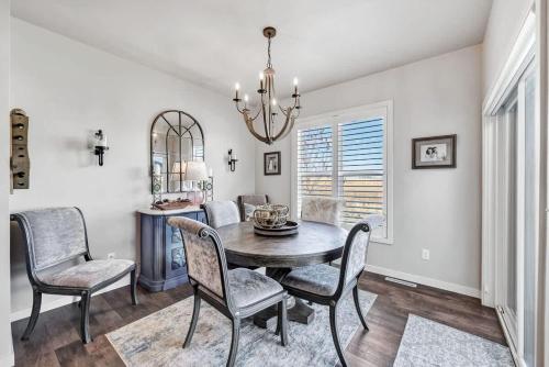 Gambar di galeri bagi Spacious 3-BR Home near Lambeau di De Pere