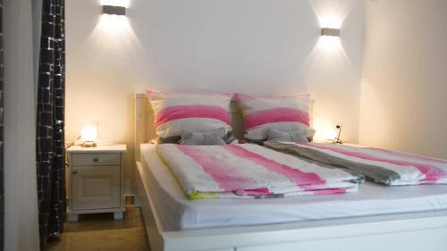 Ένα ή περισσότερα κρεβάτια σε δωμάτιο στο Lux Seky with Pool