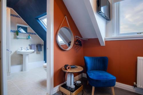 Koupelna v ubytování The Lanterns - 9 Bedroom - Sleeps 17 - Saundersfoot Village Centre