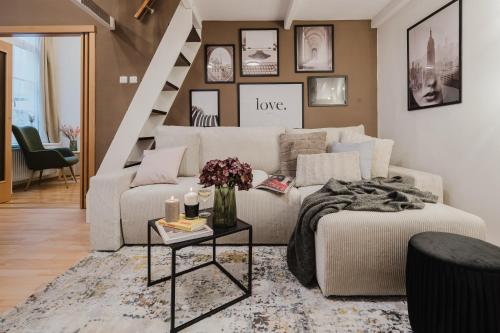 Prague Days - Loft-style One-bedroom Apartment in the City Center