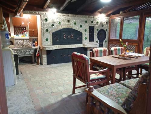 Dapur atau dapur kecil di Holiday Home Pharaoh