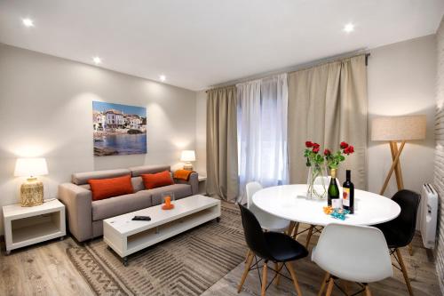 Eixample Building Apartments by Mercedes Heritage photo 100