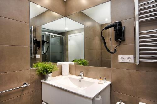 Eixample Building Apartments by Mercedes Heritage photo 105